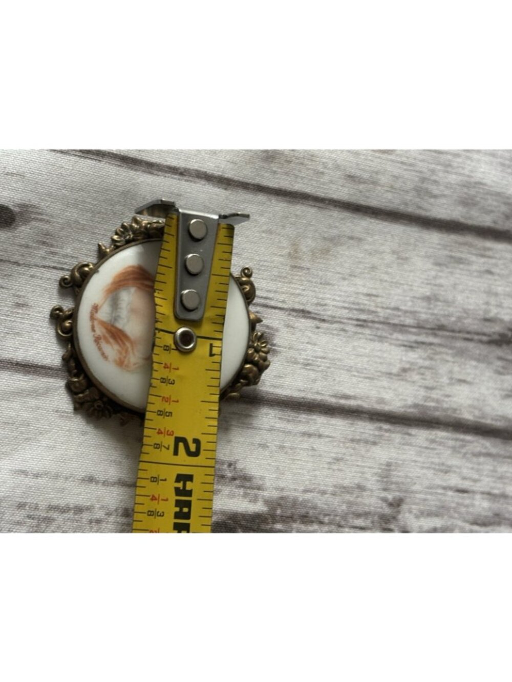 Antique Vintage Porcelain Portrait Pin Brooch Beautiful Lady Ornate Metal Edge - Picture 7 of 9